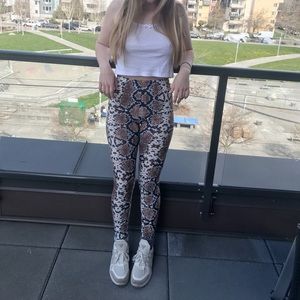 Snake print leggings